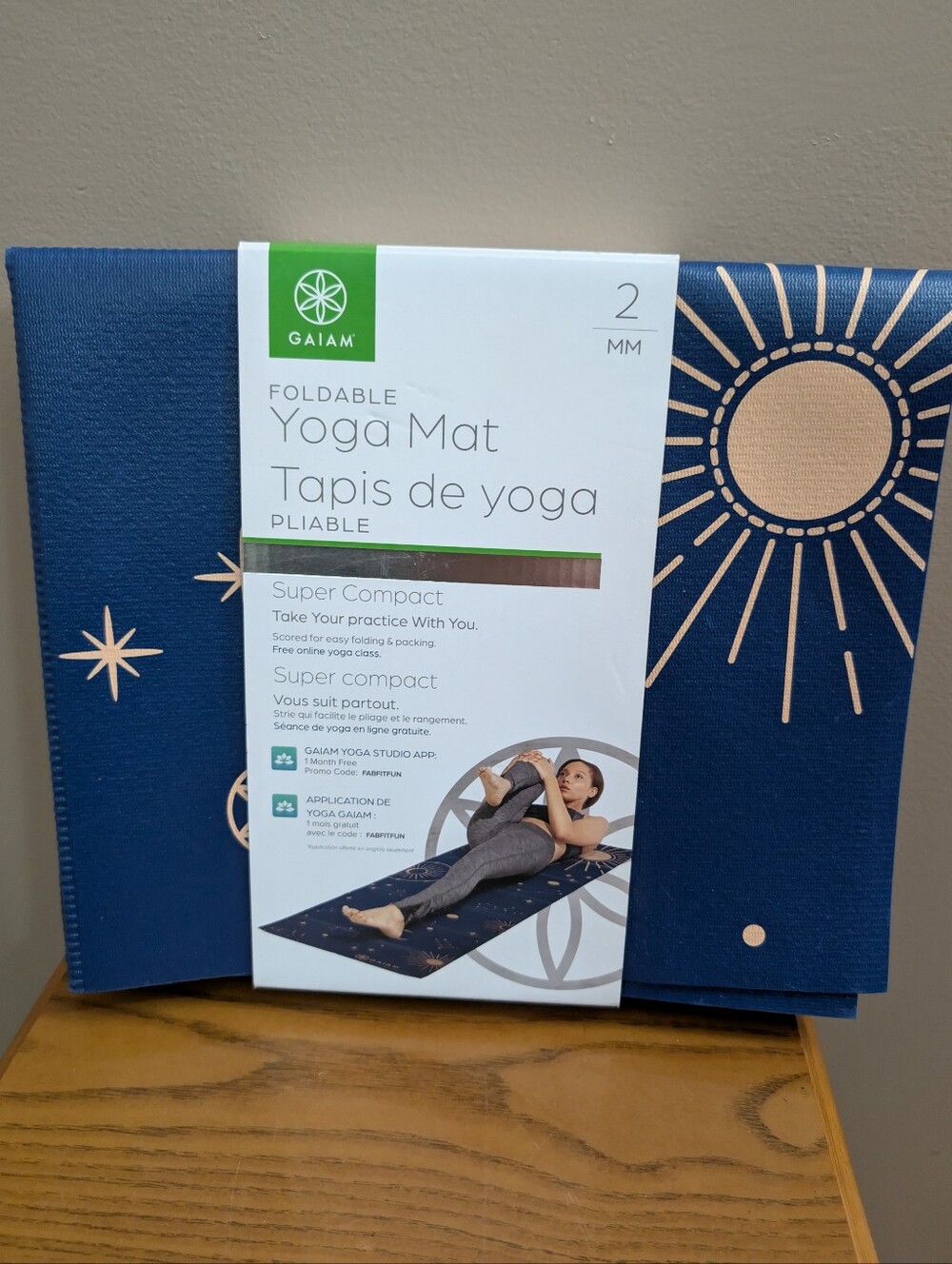 Sun Moon Constellations GAIAM Yoga Mat Foldable and Compact NWT